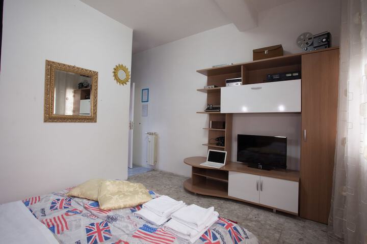 Room 10 of 68