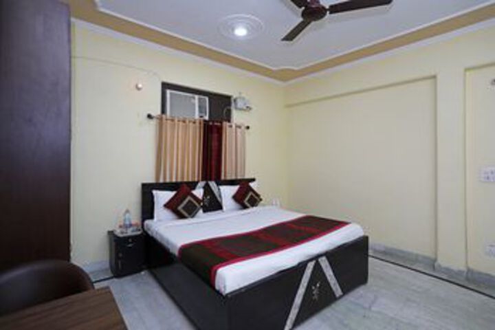 Room 8 of 28