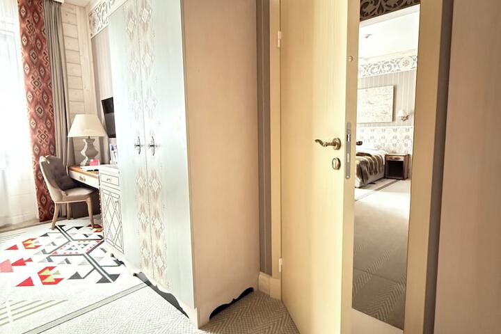 Room 14 of 94