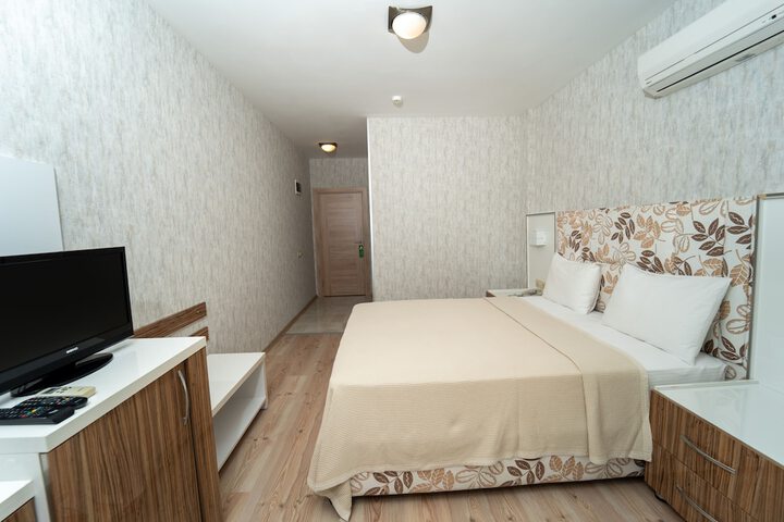 Room 11 of 66