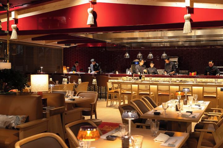Dining 83 of 102