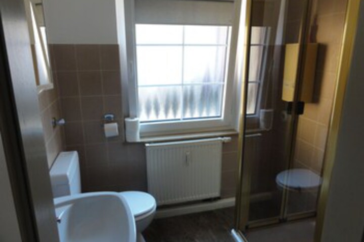 Room 3 of 25