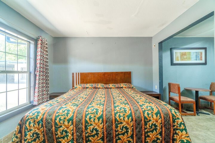 Room 5 of 20