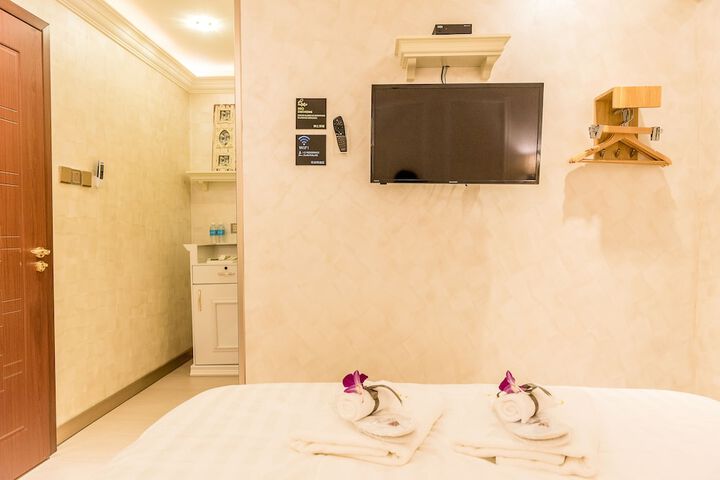 Room 7 of 44