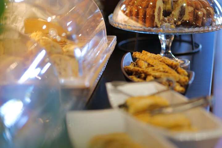 Dining 33 of 65
