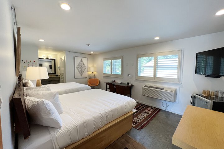Room 8 of 123