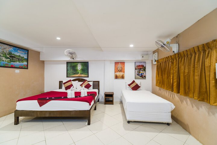 Room 4 of 40