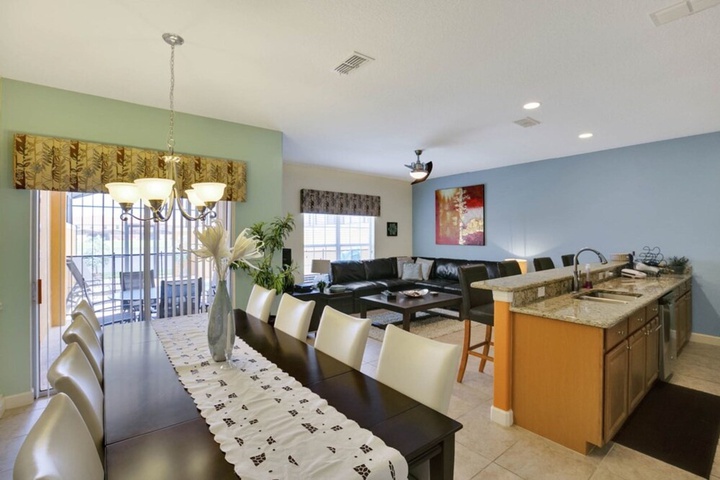 Dining 20 of 24