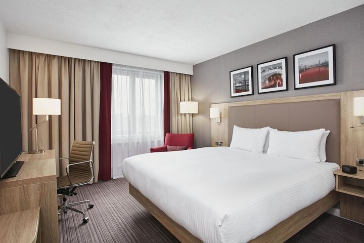 Room 34 of 102