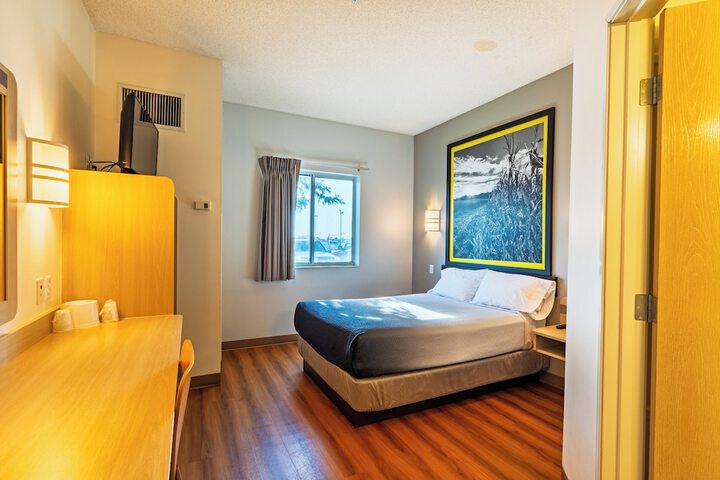 Room 5 of 53