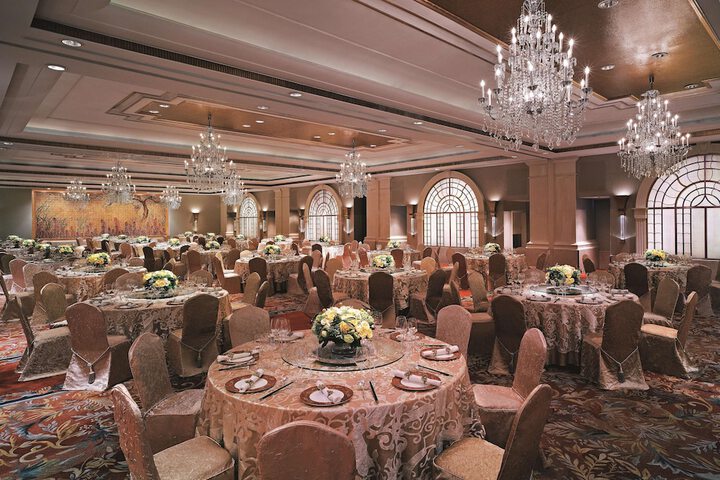 Ballroom/Hall 86 of 103