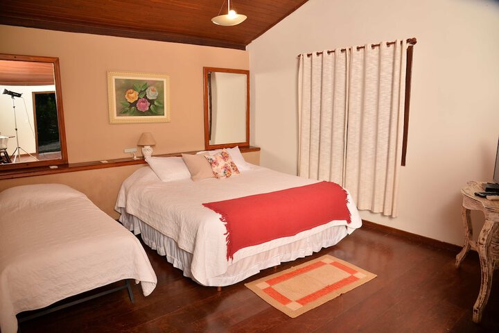 Room 14 of 223