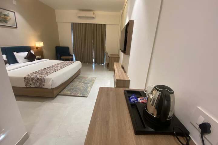 Room 4 of 20
