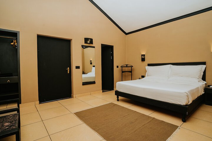 Room 13 of 126