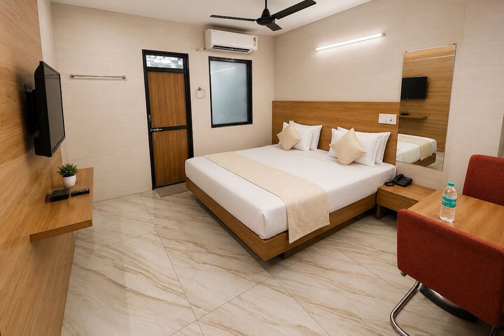 Room 11 of 16
