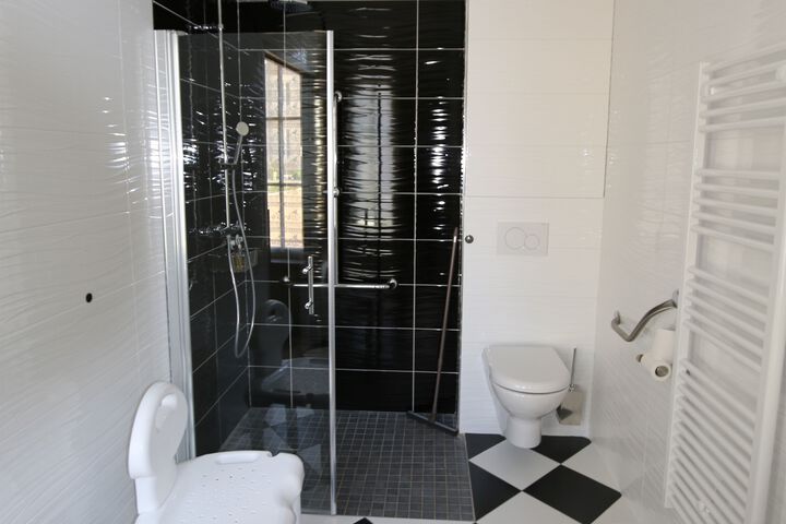 Room 5 of 24