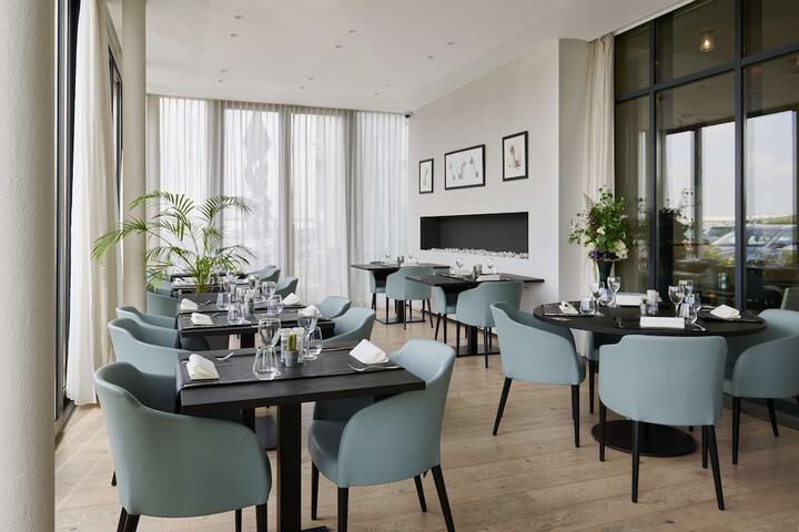 Dining 80 of 116