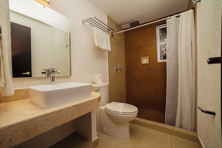 Room 34 of 63