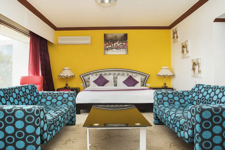 Room 6 of 26