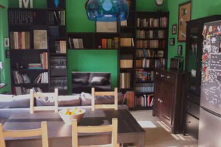 Room 6 of 12