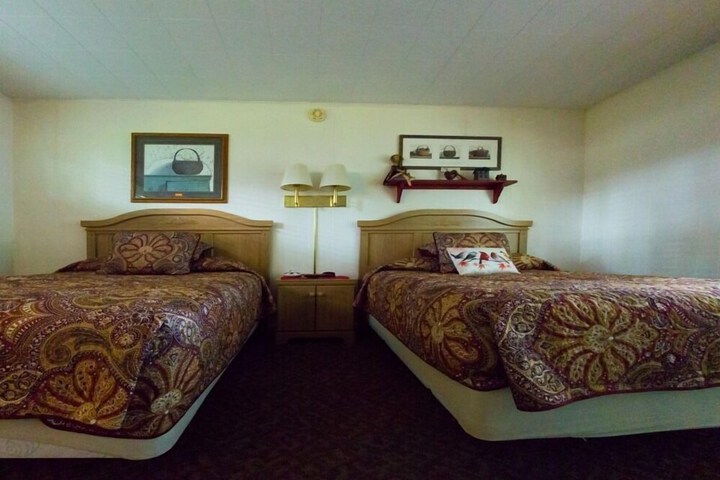 Room 10 of 77