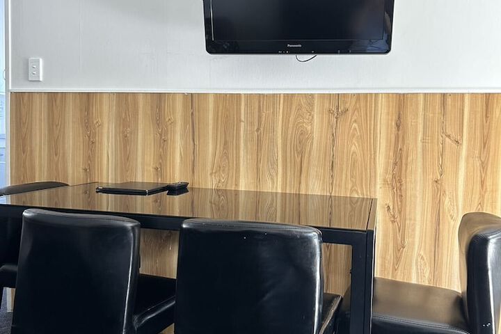 Room 18 of 27