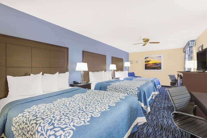 Room 11 of 20