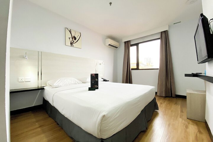 Room 5 of 63