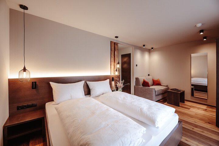 Room 4 of 44