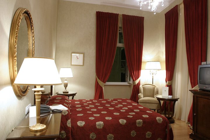 Room 5 of 24