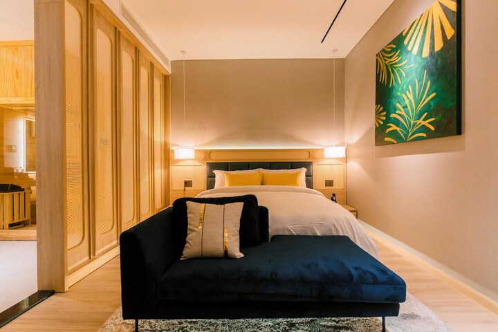 Room 25 of 74