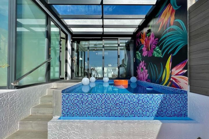 Pool 49 of 77