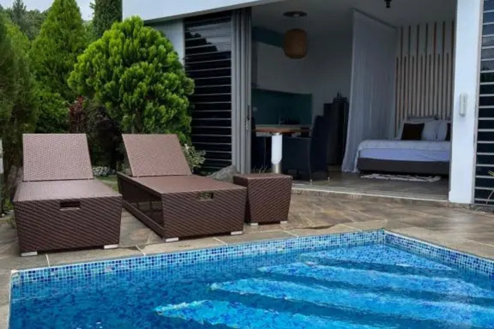 Pool 8 of 12