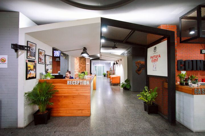 Entrance & Lobby