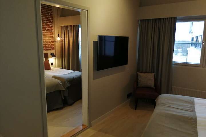 Room 18 of 117