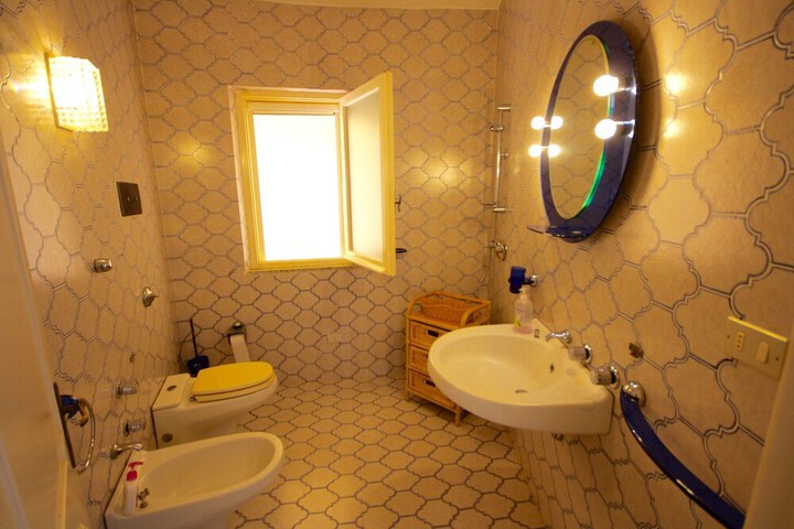 Room 11 of 26