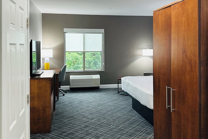 Room 19 of 38