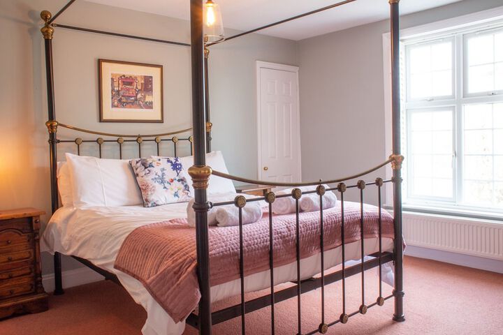 Room 9 of 20