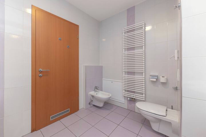 Room 119 of 155