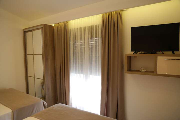 Room 57 of 132