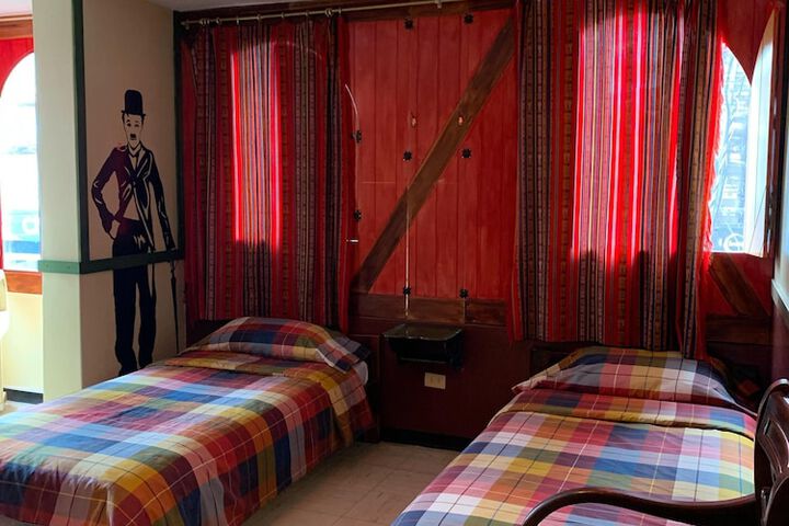 Room 2 of 37