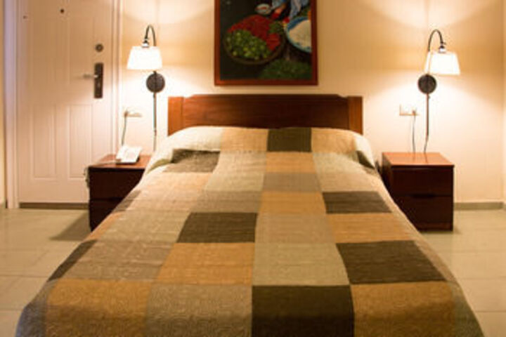 Room 8 of 15