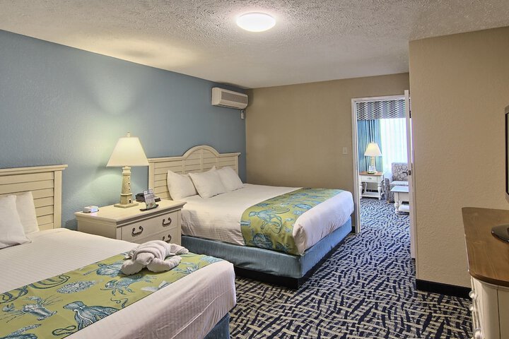 1 King Bed Petite Non Beach View (13 of 21)