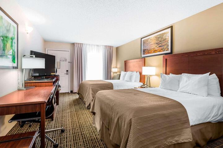 2 Double Beds (9 of 20)