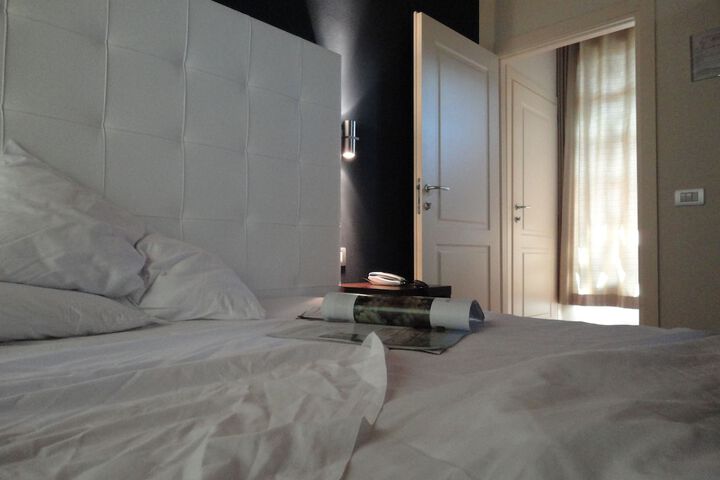 Room 8 of 63