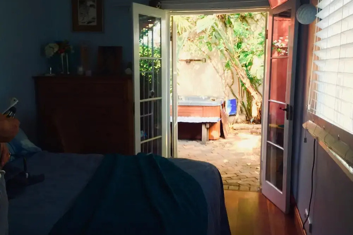 Room 3 of 11