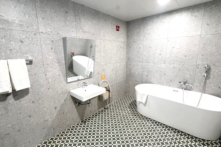 Room 108 of 140