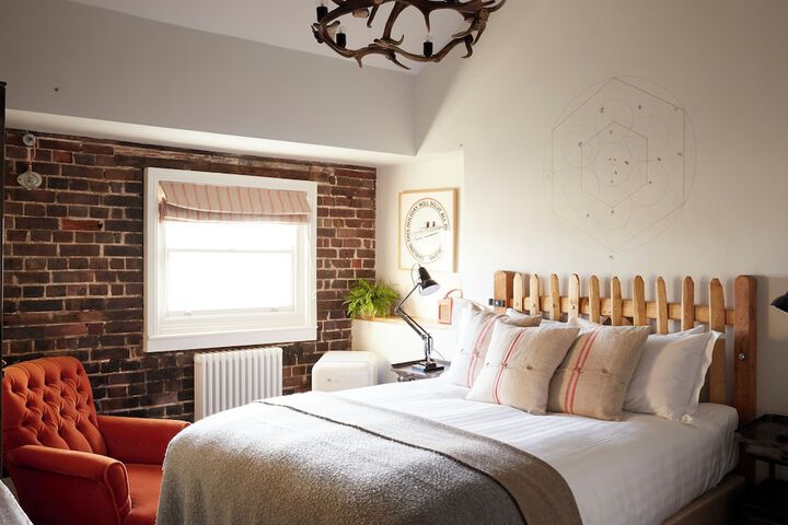 Room 40 of 115