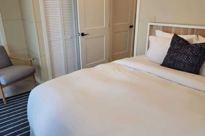 Room 22 of 125