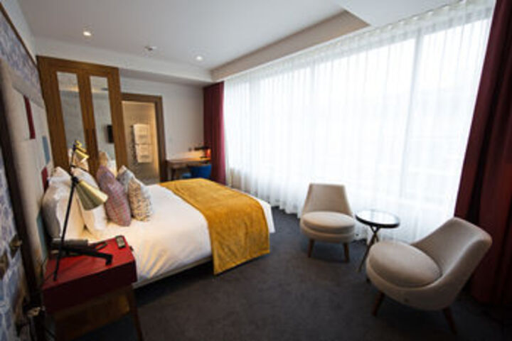 Room 27 of 65